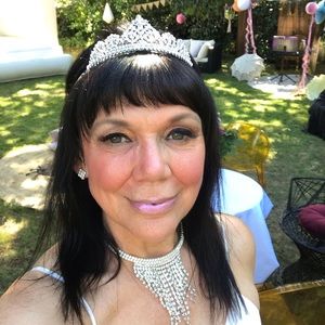 Meet your Posher, Jacqueline